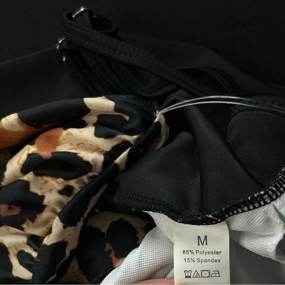 Adisputent:
SIZE M NWT - Picture 6 of 11